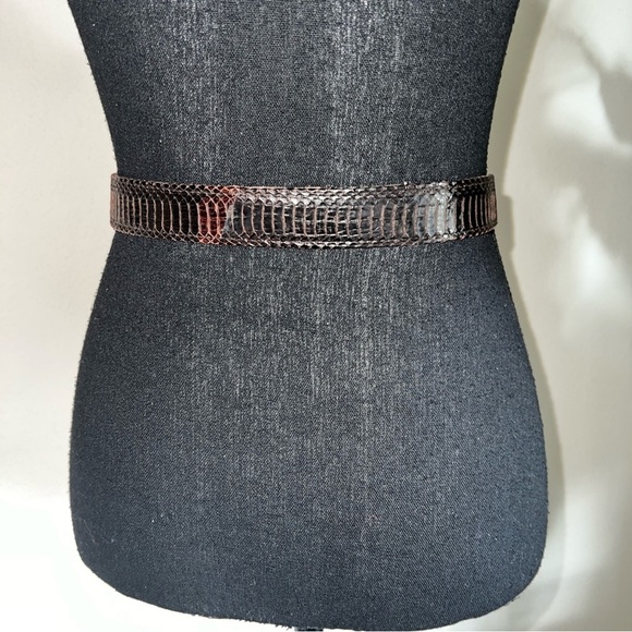 Vintage Women’s Gold Tone Leaves Buckle with Genuine Dark Brown Snake Skin Belt main image 14